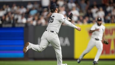 Luis García Jr.'s stunning over-the-shoulder catch