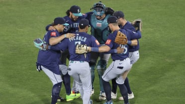 Andrés Muñoz seals the win