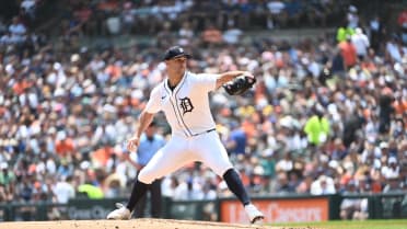 Jack Flaherty escapes a bases-loaded jam in the 1st 