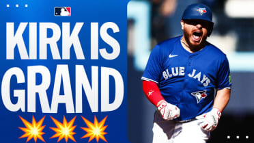 Alejandro Kirk detona grand slam 