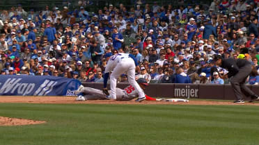 Nasim Nuñez is safe at first after review