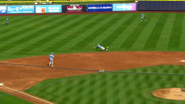 Joey Ortiz's great diving stop