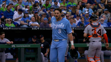 Tigers turn unorthodox 4-3-6-2 double play