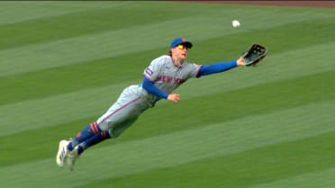 Carson Benge's ABSURD diving catch
