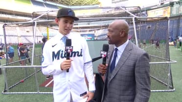 Harold Reynolds talks with Meyer