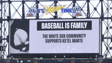 White Sox fans offer Ketel Marte standing ovation