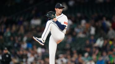 George Kirby poncha a Cody Bellinger