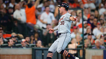 Tigers tie the game on a wild pitch