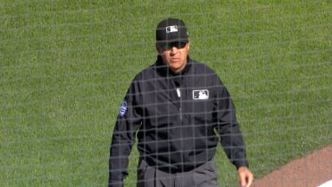 Catch by Robles confirmed by multiple reviews