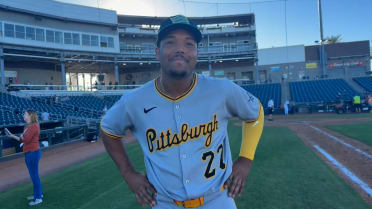 Esmerlyn Valdez discusses two-homer game, hot start