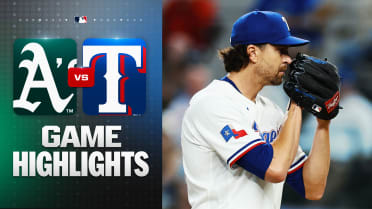 Jacob deGrom leads Rangers' win with eight K's