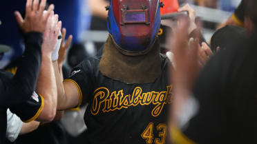 Rafael Flores Jr.'s second home run of the game (3)