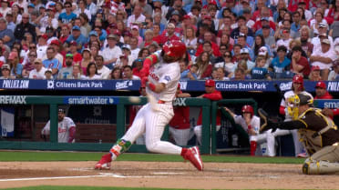 Harper pega HR de dos carreras
