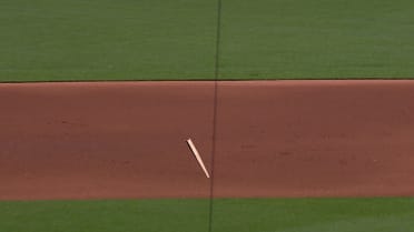 Junior Caminero's bat breaks, sticks in dirt