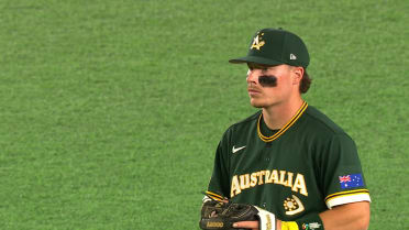 Travis Bazzana starts a double play in the 8th