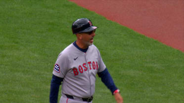 José Flores ducks out of way of Duran's foul ball