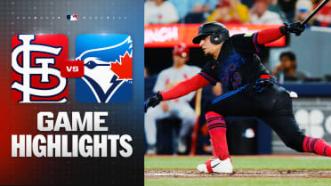 Luis Urías brings in go-ahead runs in Blue Jays' win