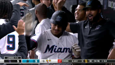 Marlins score five in the 9th