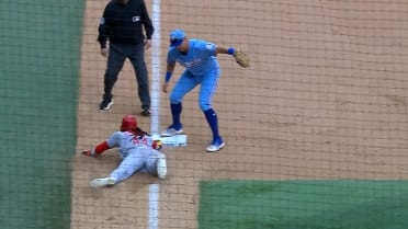 Rangers turn clutch inning-ending double play in 8th