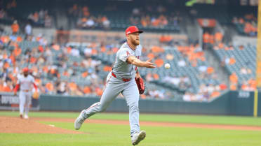 Sam Bachman's nifty behind the back stop 