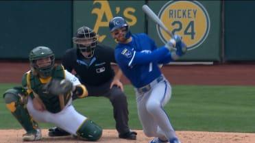 Bobby Witt Jr. impulsa 2 con doble