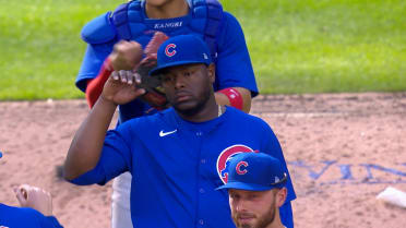 Héctor Neris secures the Cubs' 5-3 win