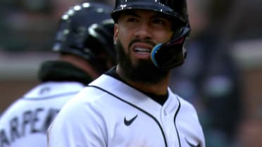 Gleyber Torres leaves game with apparent injury
