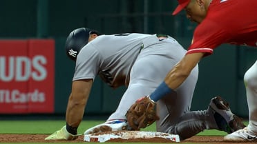 Masyn Winn tags out Jasson Domínguez after review