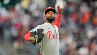 Cristopher Sánchez K's Heliot Ramos