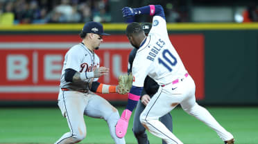 Dillon Dingler catches Victor Robles stealing second