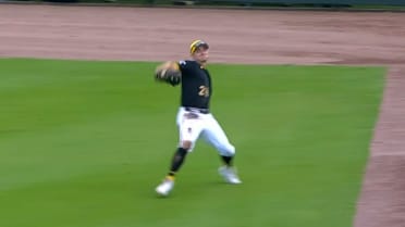 Jake Mangum's great throw nabs Alan Roden