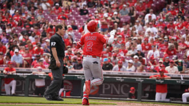 Oswald Peraza's solo home run (2)