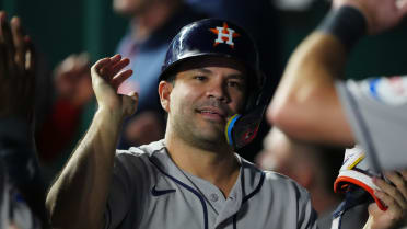 Jose Altuve's game-tying home run (6)
