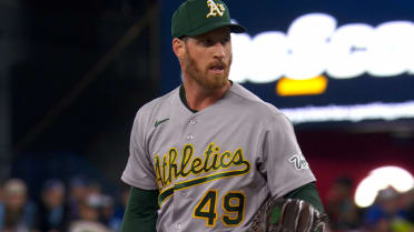 Michael Kelly gets out of a bases-loaded jam