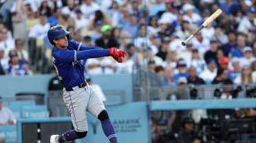 Ernie Clement swings, loses bat into Dodgers' dugout