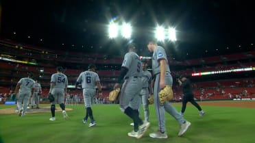 Valente Bellozo secures the Marlins' win, 5-0 