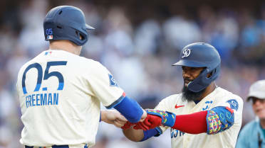 Freddie Freeman extends his hit streak to 11