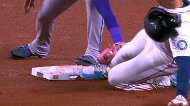 Jordan Beck nabs Polanco at second after review