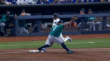 Cole Young nabs Xavier Edwards at 1st after review