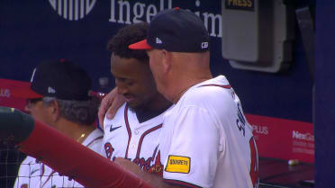 Ozzie Albies hits Brian Snitker with a foul ball