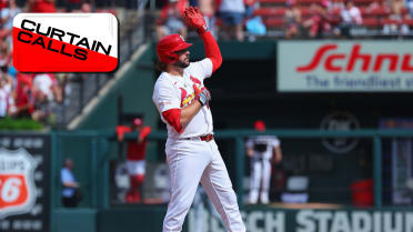 Alec Burleson clears the bases to give Cardinals lead