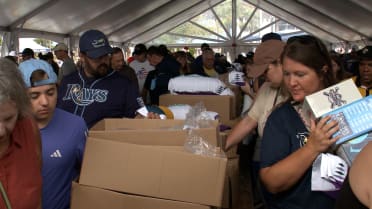 Fans supporting the Rays Baseball Foundation