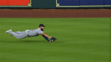 Riley Greene makes diving catch after review