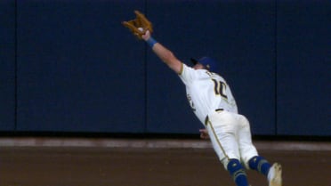 Sal Frelick makes incredible diving catch