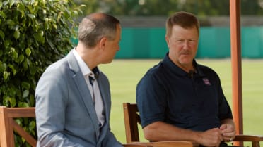 Jeff Kent on Jackie Robinson's display at HOF Musuem