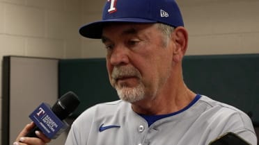 Bruce Bochy on leaving runners on base, Latz's start