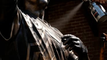 Jim Kellogg on Larry Walker statue