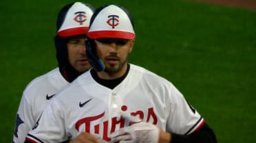 Trevor Larnach produce con sencillo