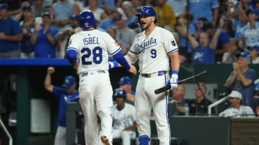 Royals plate five runs in the 6th
