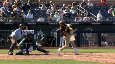Rodolfo Durán's two-run homer